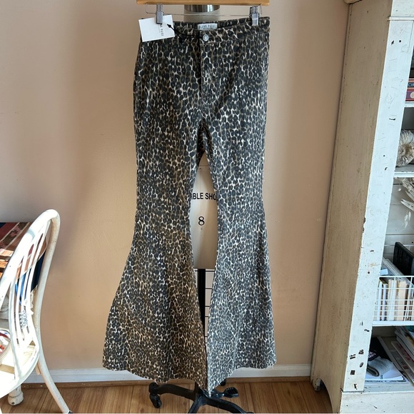 BLANK PAIGE Leopard Print Bell Bottom Flares - Picture 1 of 7